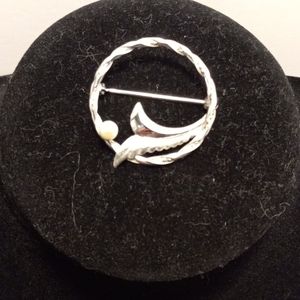 Vintage Signed DCE Sterling Silver Wreath W/Genuine Pearl Leaf Brooch Pin